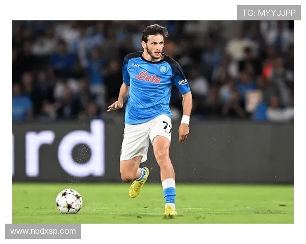 克瓦拉茨赫利亚节奏悠然却过人如风展现足坛真正的艺术权威