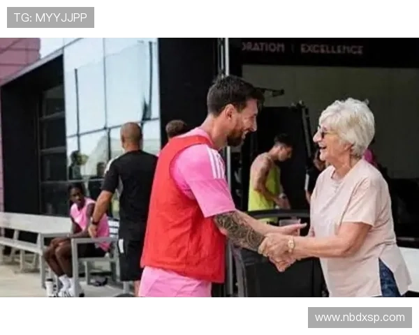 梅西缺席训练引发关注贝克汉姆亲临现场观摩迈阿密国际训练课