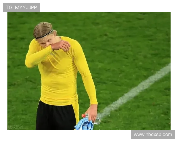 哈曼质疑凯恩提前续约称其回防过深影响进球表现需观察硬仗能力